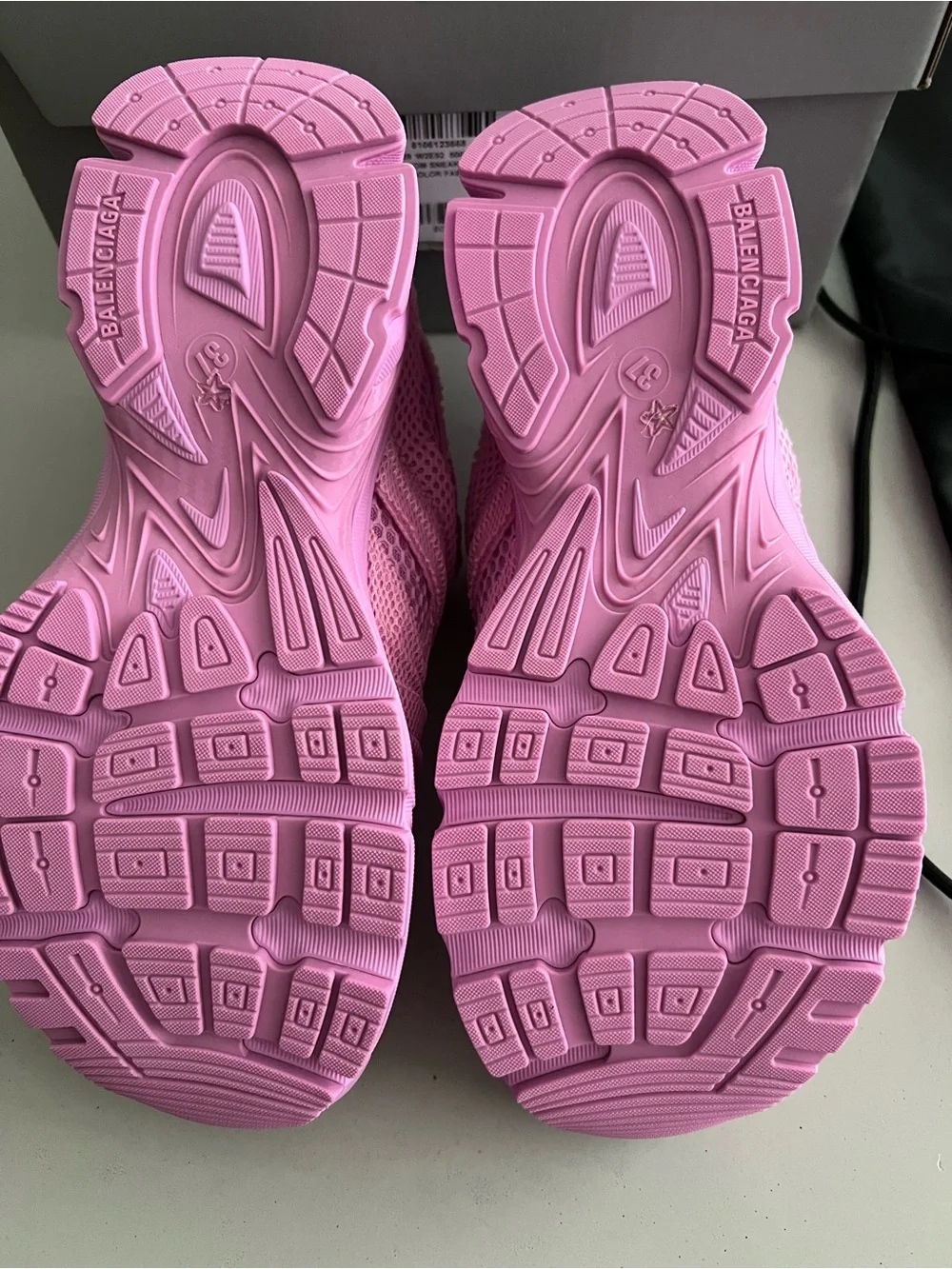Balenciaga PHANTOM sneakers Mono color FABRIC / MESH pink EU37